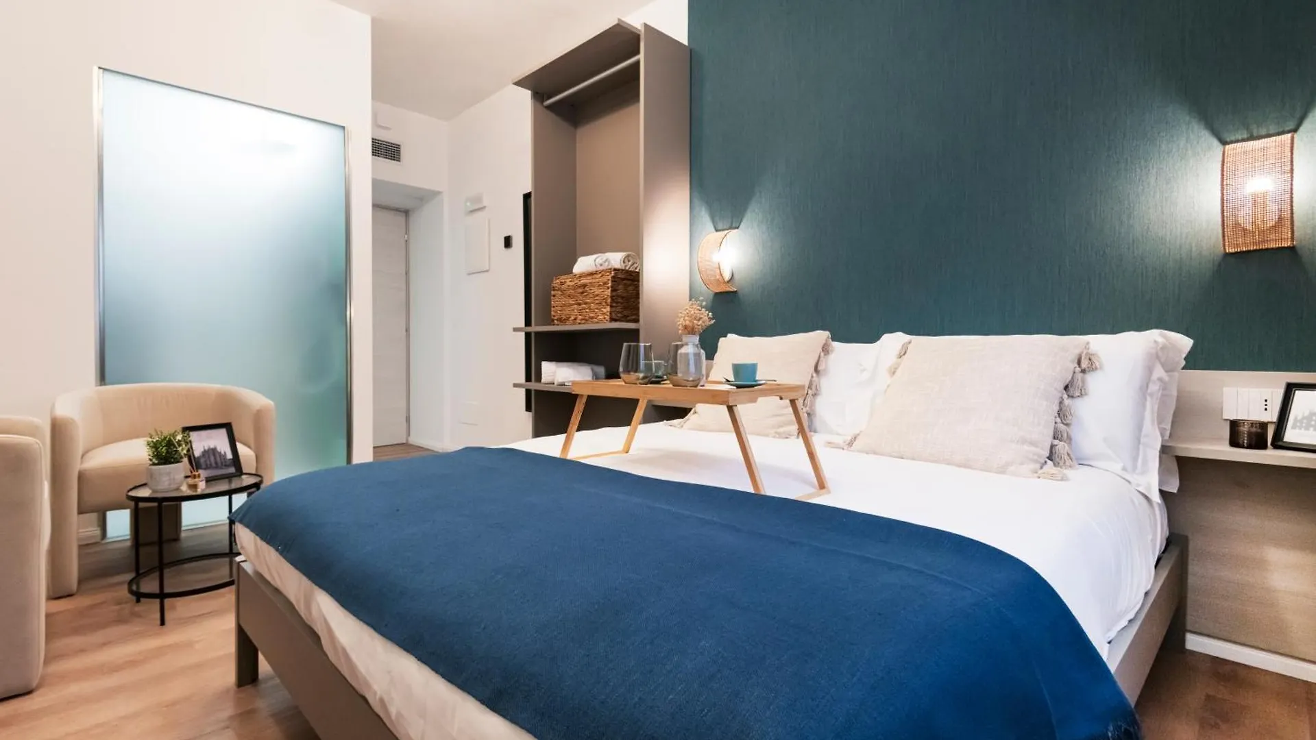 Hotel Easylife - Suite In Centrale Milan