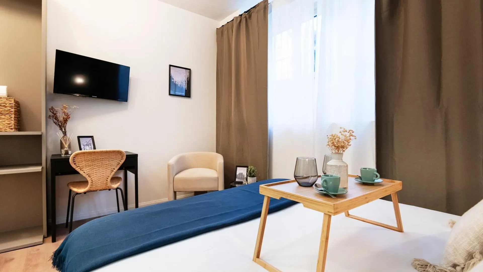 Hotel Easylife - Suite In Centrale Milan