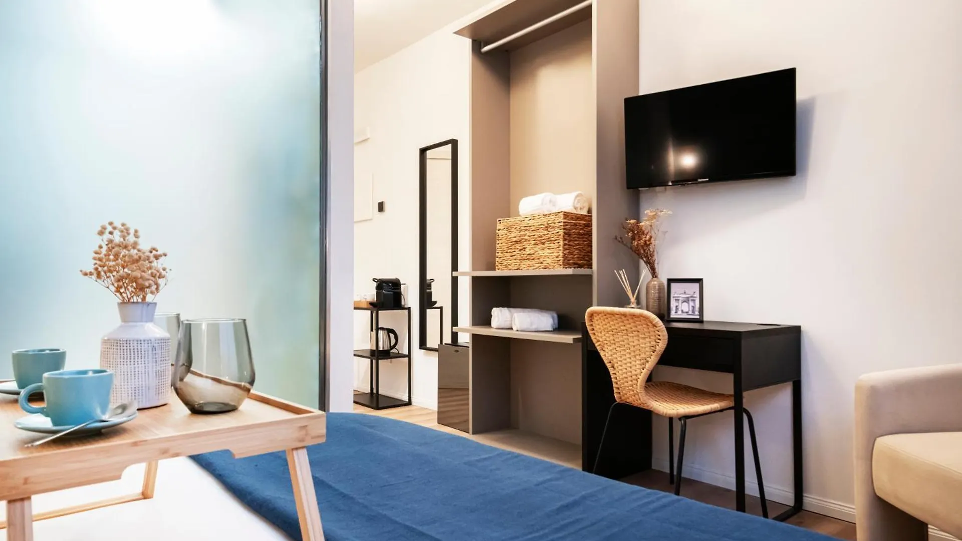 Hotel Easylife - Suite In Centrale Milan