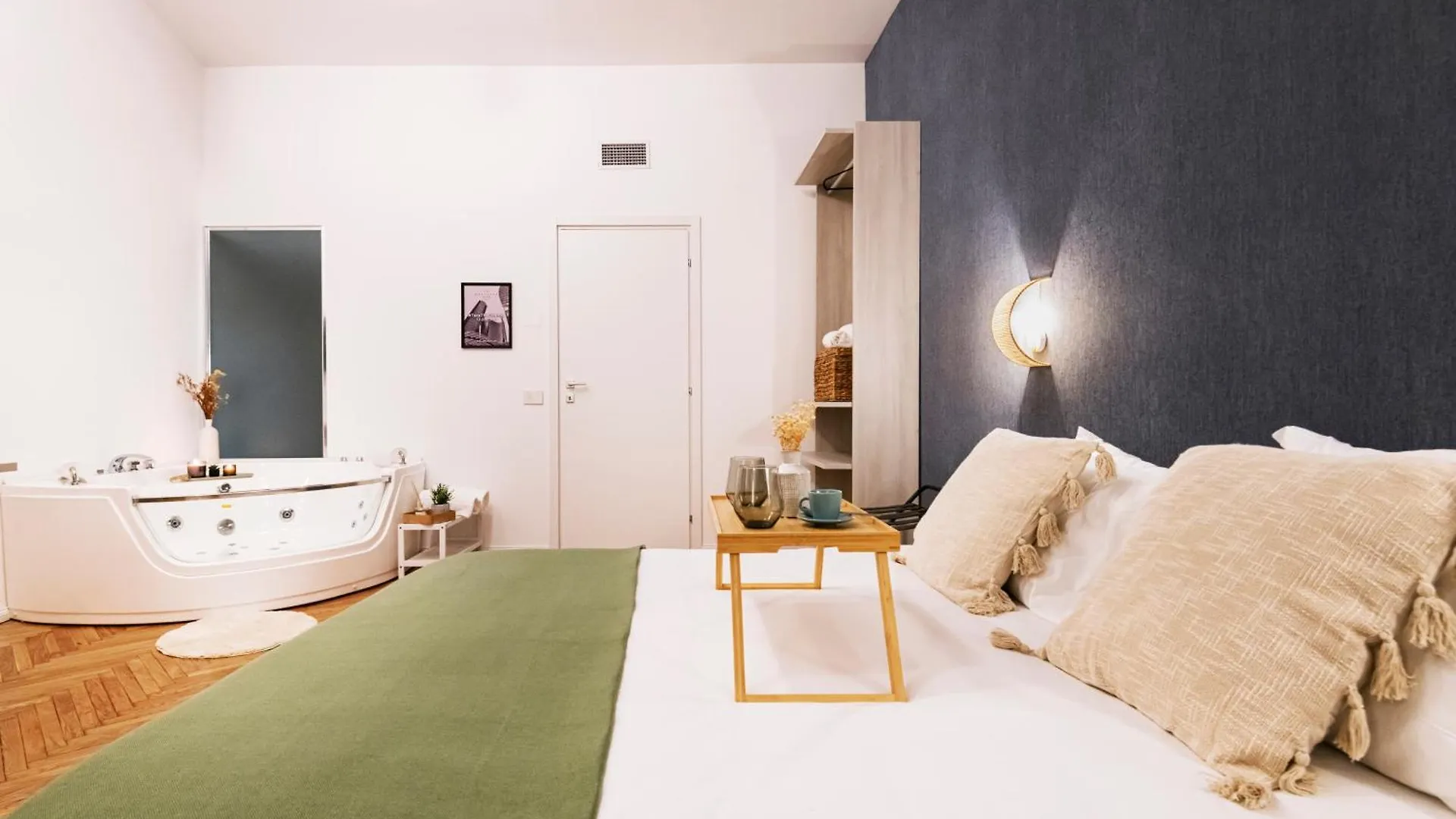 Easylife - Suite In Centrale Milan 0*,