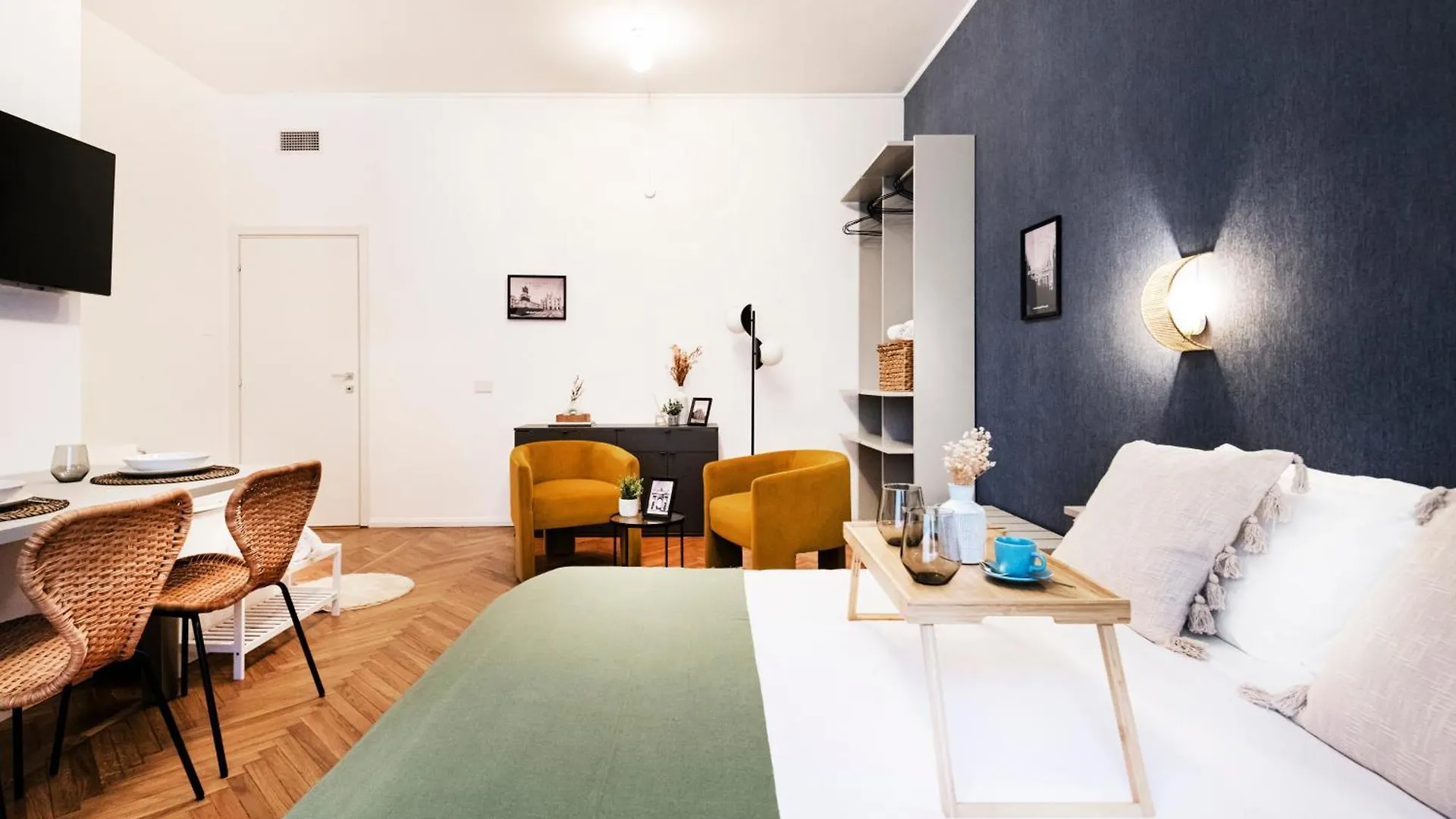 Hotel Easylife - Suite In Centrale Milan