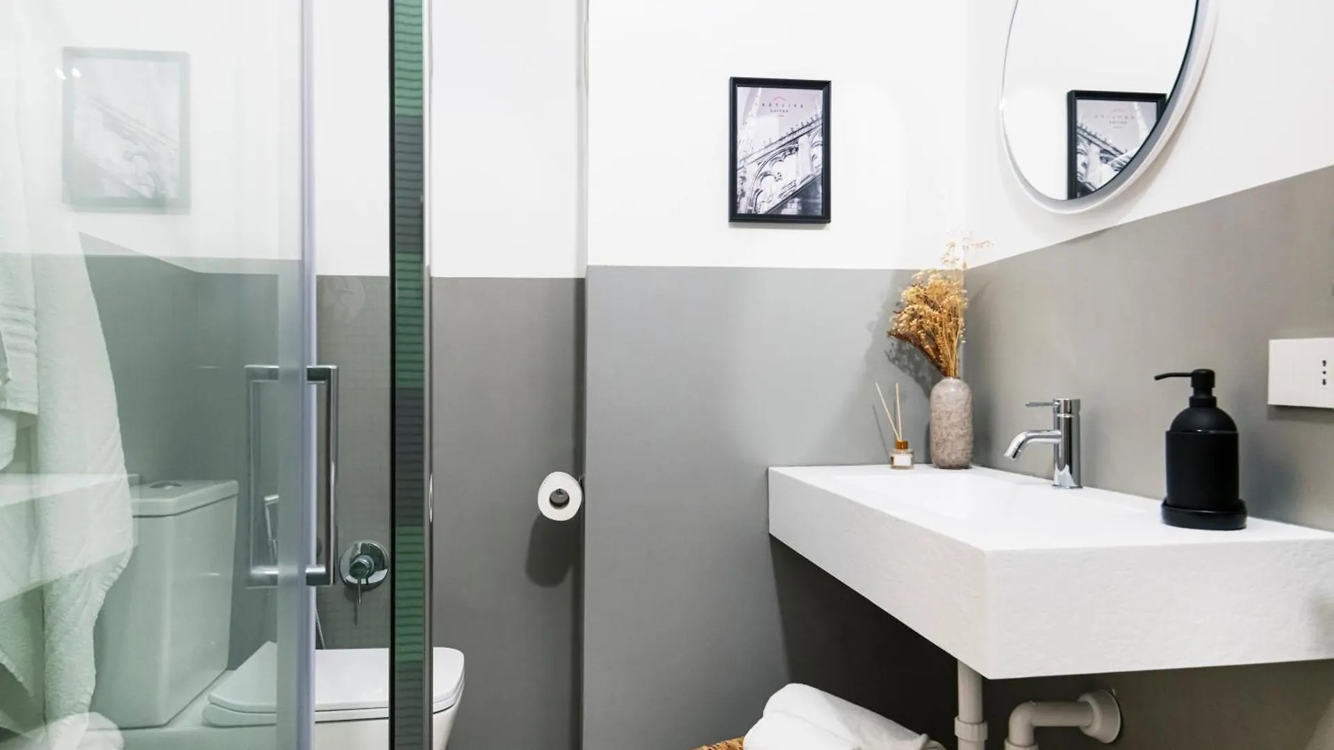 Easylife - Fl Suite In Centrale Milán 0*,