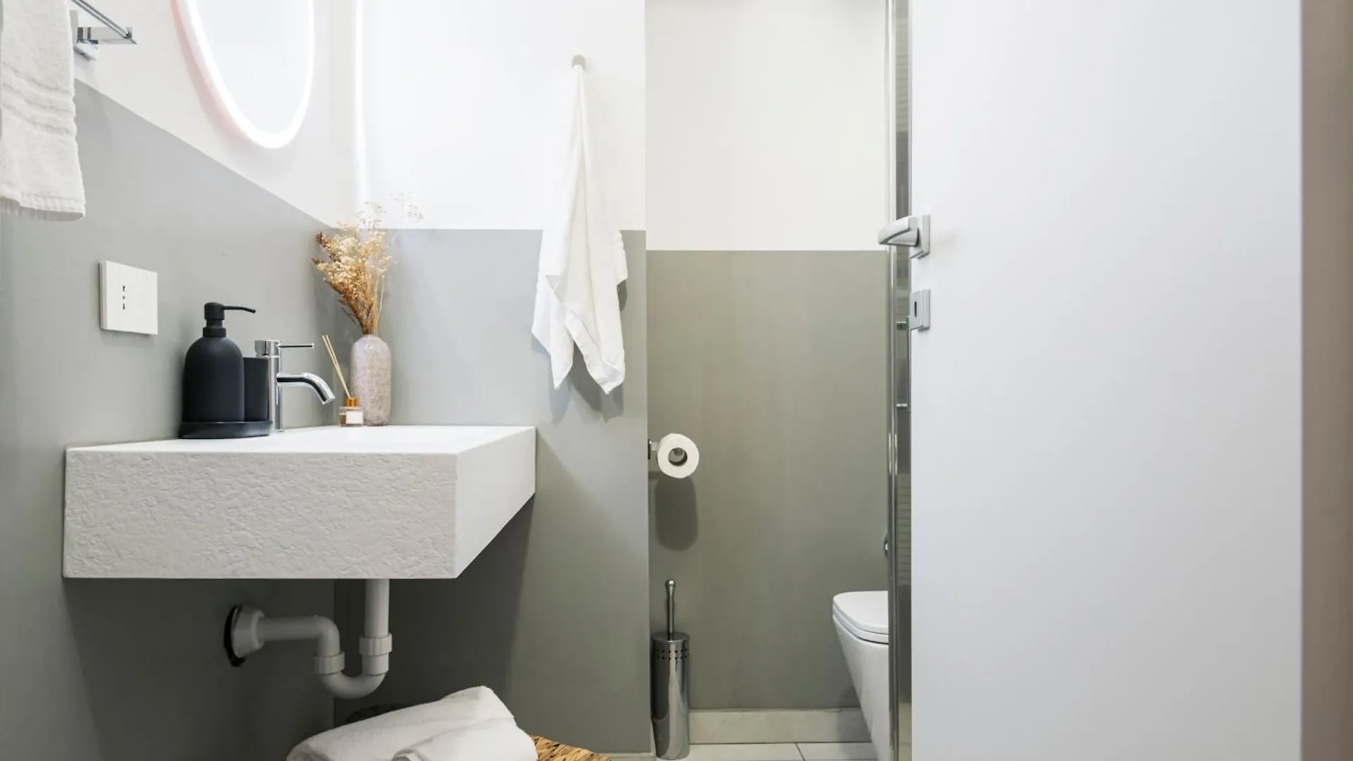 Easylife - Fl Suite In Centrale Milán 0*,  Itálie