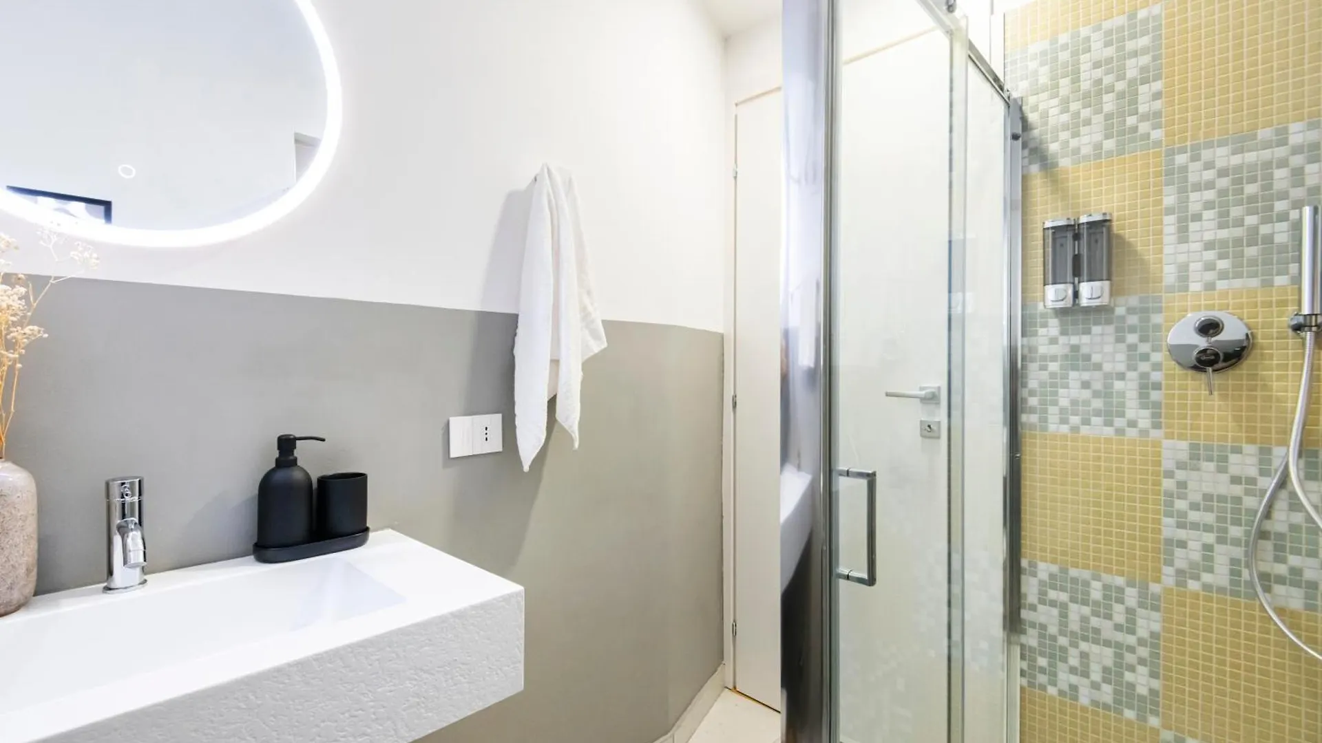 Hotel Easylife - Fl Suite In Centrale Milán