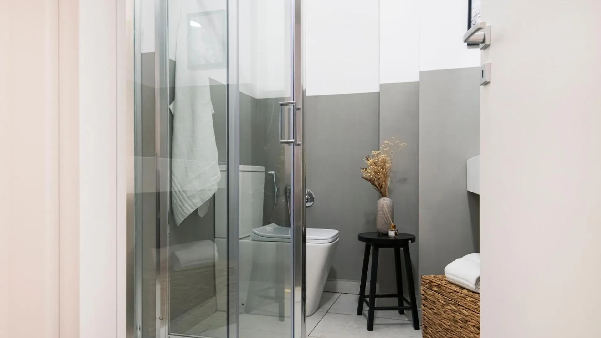 Easylife - Fl Suite In Centrale Milán 0*,  Itálie